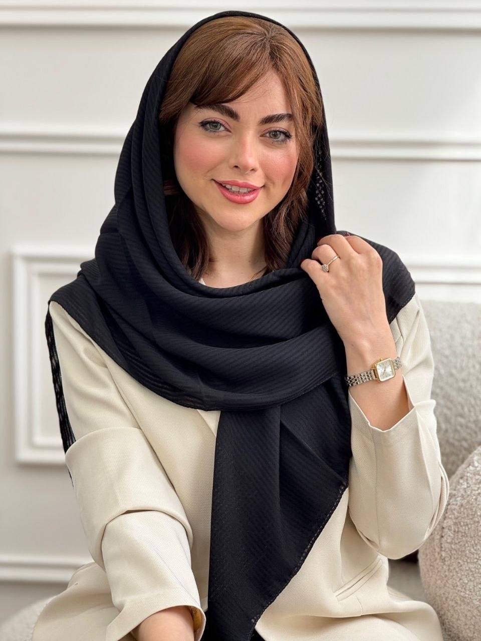 روسری مشکی نخی اسکالر