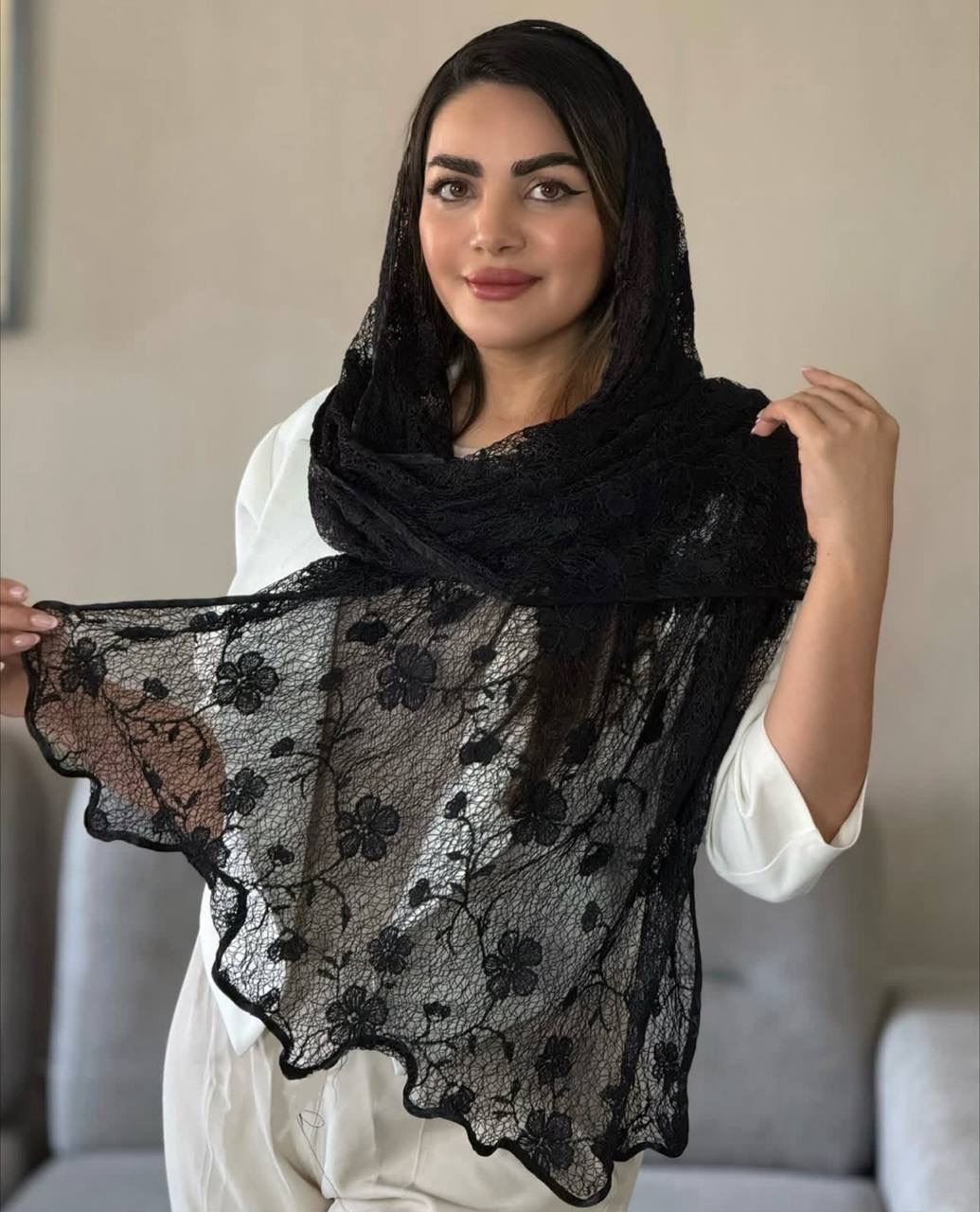 شال مشکی تور طرحدار
