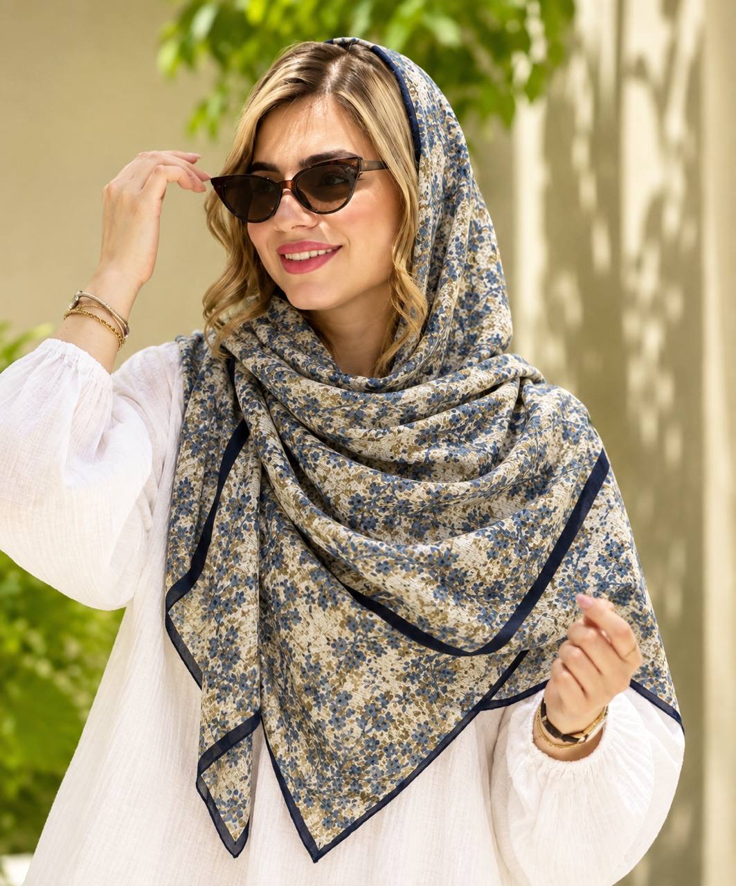 روسری نخی گلدار